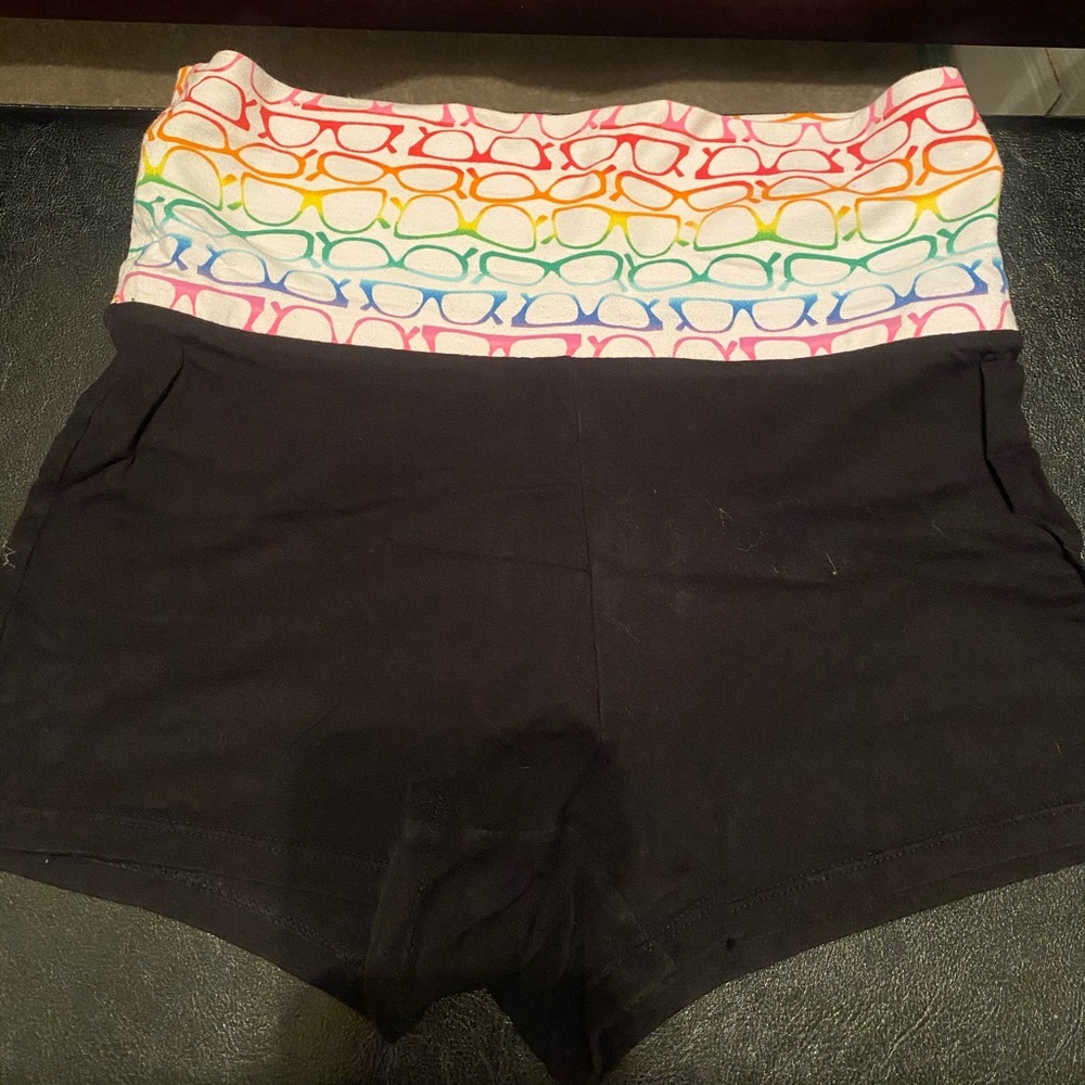 Women’s graphic leisure shorts
